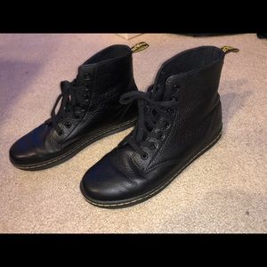 Dr. Martens Leyton boot